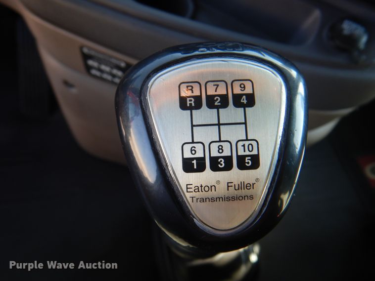 image for item DK8229 2012 Freightliner Cascadia  semi truck