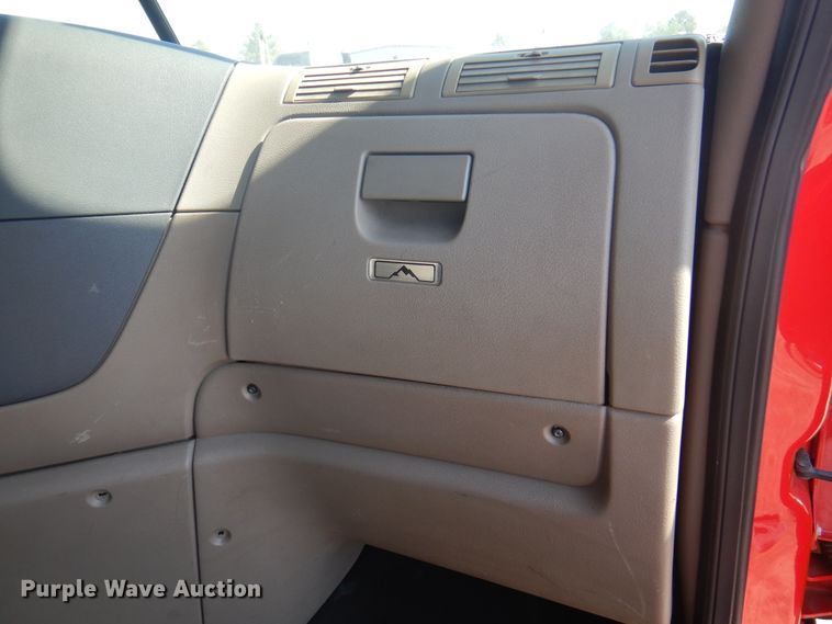 image for item DK8229 2012 Freightliner Cascadia  semi truck