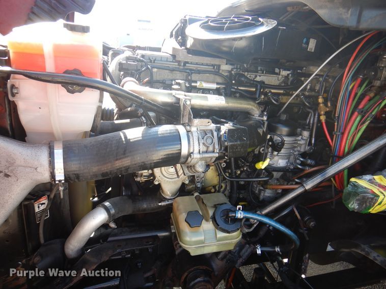 image for item DK8229 2012 Freightliner Cascadia  semi truck