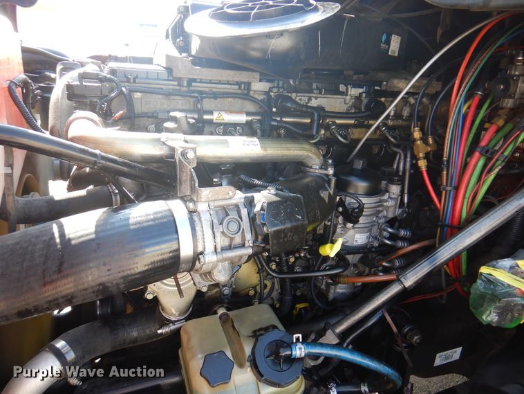 image for item DK8229 2012 Freightliner Cascadia  semi truck