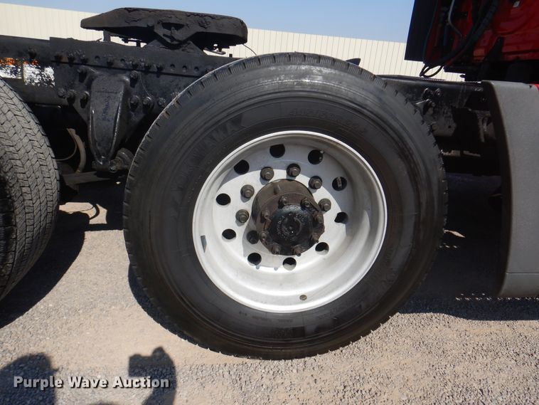 image for item DK8229 2012 Freightliner Cascadia  semi truck