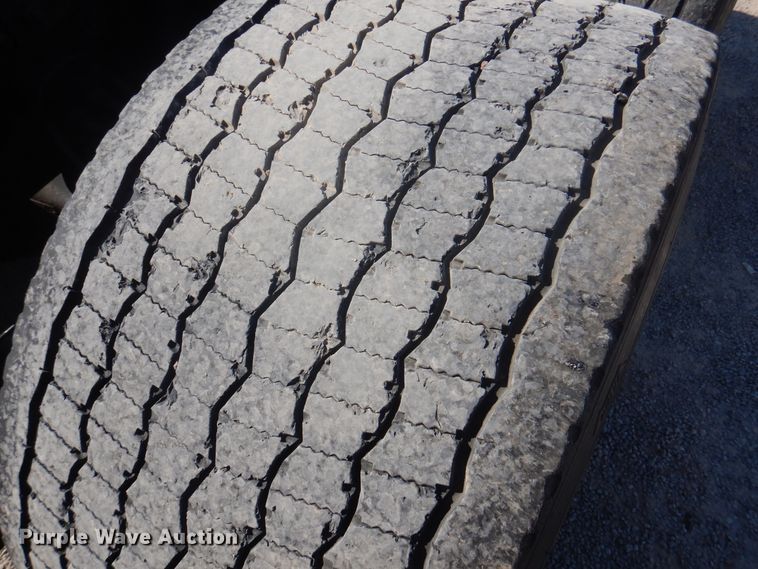 image for item DK8229 2012 Freightliner Cascadia  semi truck