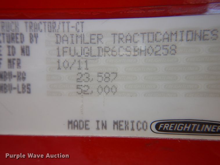 image for item DK8229 2012 Freightliner Cascadia  semi truck