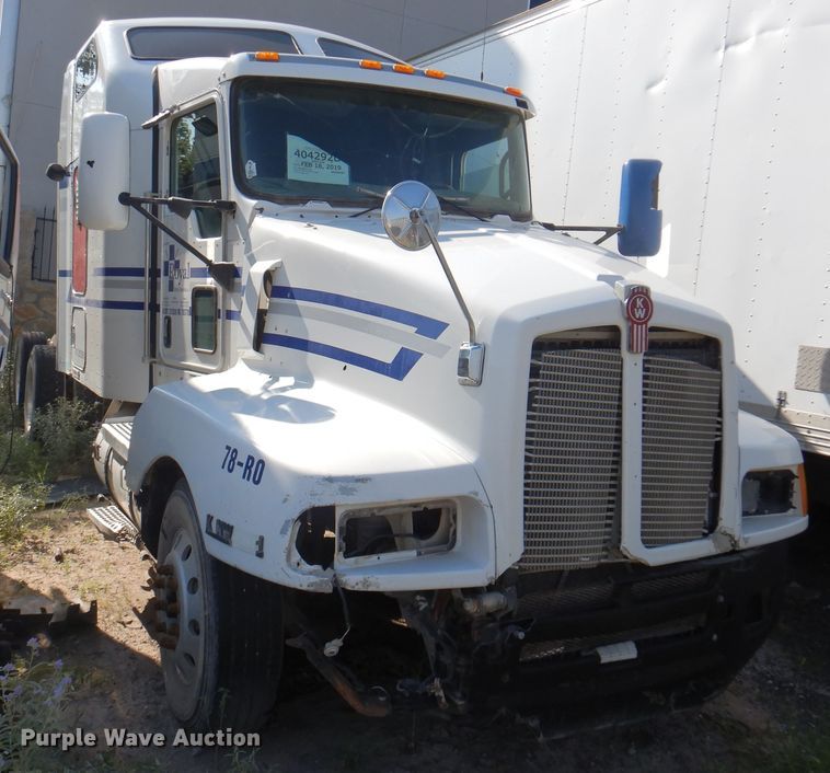 image for item DK8230 2007 Kenworth T600  semi truck
