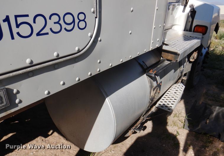 image for item DK8230 2007 Kenworth T600  semi truck