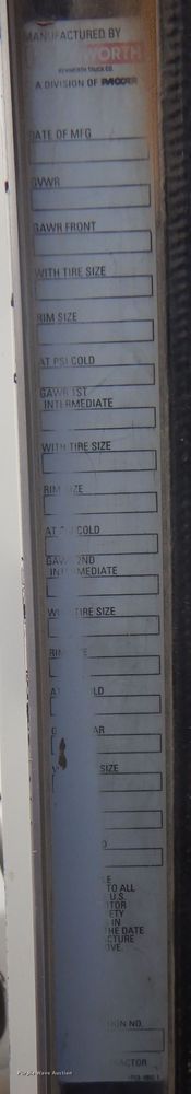 image for item DK8230 2007 Kenworth T600  semi truck