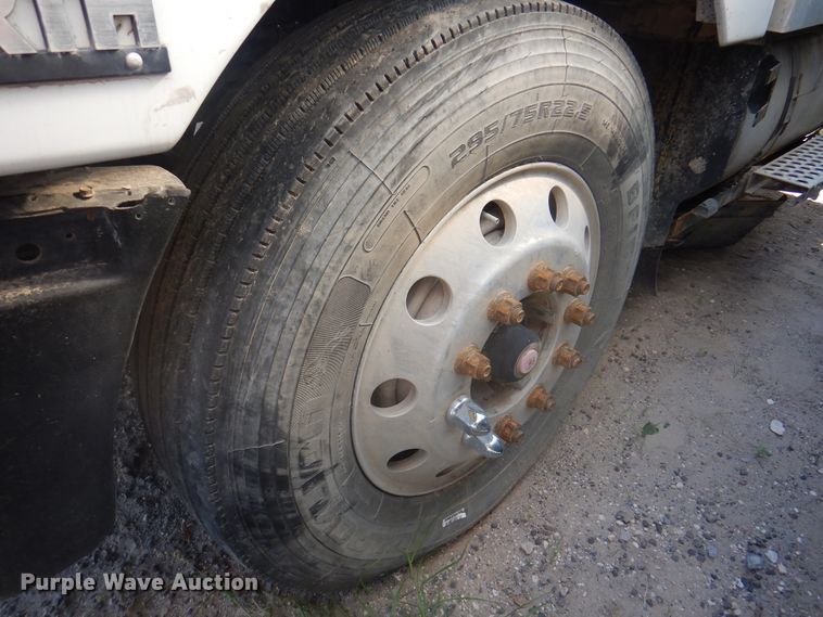 image for item DK8230 2007 Kenworth T600  semi truck