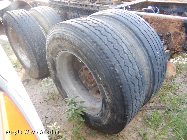 image for item DK8230 2007 Kenworth T600  semi truck