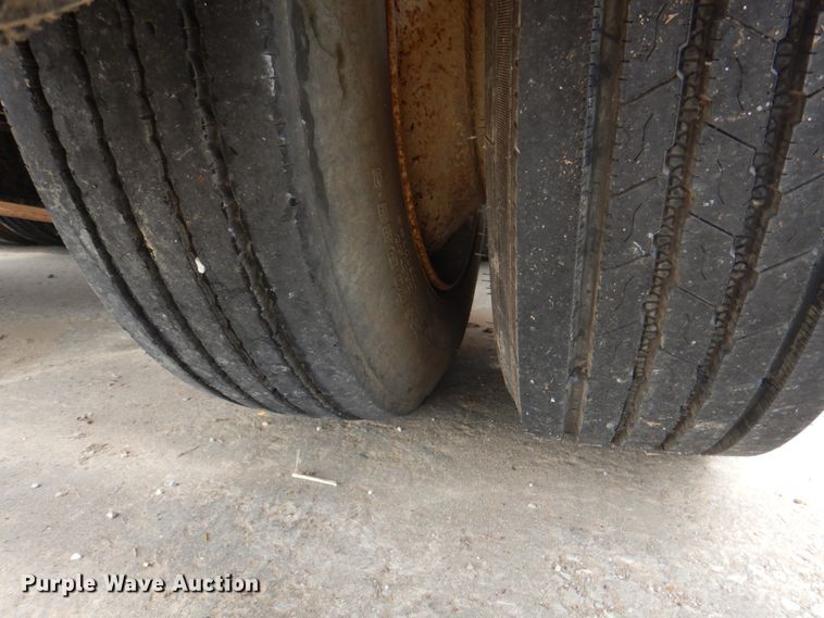 image for item DL0140 1995 Trail King TK70MG-482  lowboy equipment trailer