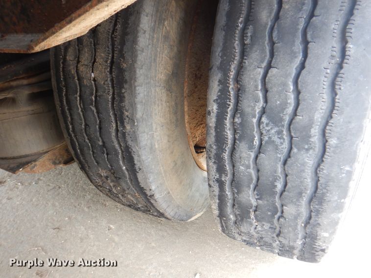 image for item DL0140 1995 Trail King TK70MG-482  lowboy equipment trailer