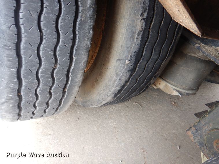 image for item DL0140 1995 Trail King TK70MG-482  lowboy equipment trailer