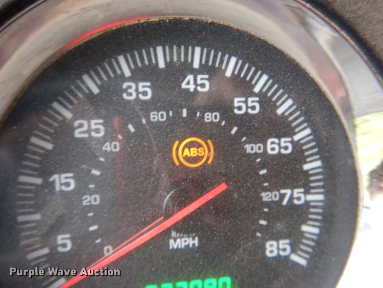 image for item DL0548 2013 Kenworth T800  semi truck