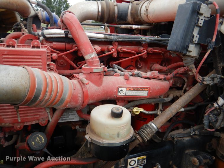 image for item DL0548 2013 Kenworth T800  semi truck