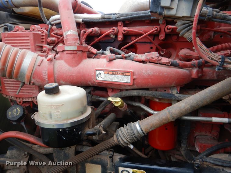 image for item DL0548 2013 Kenworth T800  semi truck