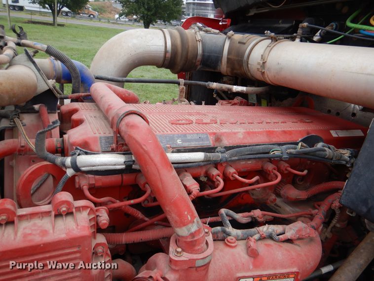 image for item DL0548 2013 Kenworth T800  semi truck