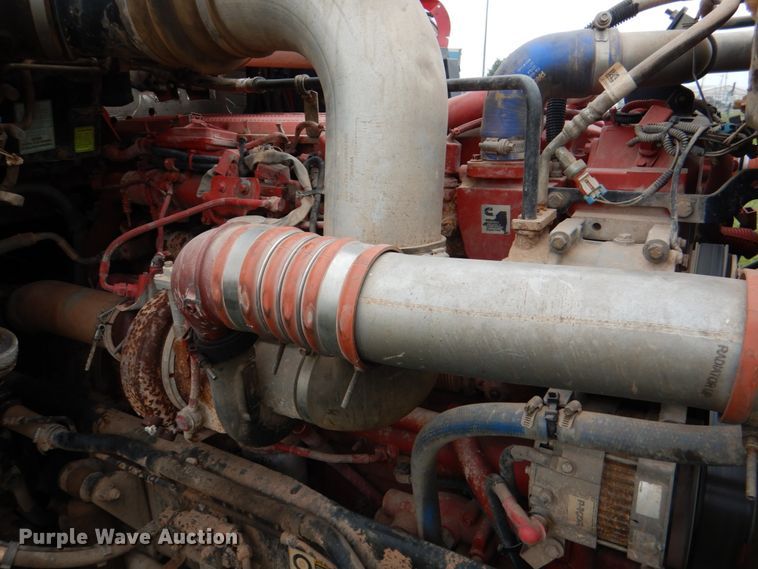 image for item DL0548 2013 Kenworth T800  semi truck