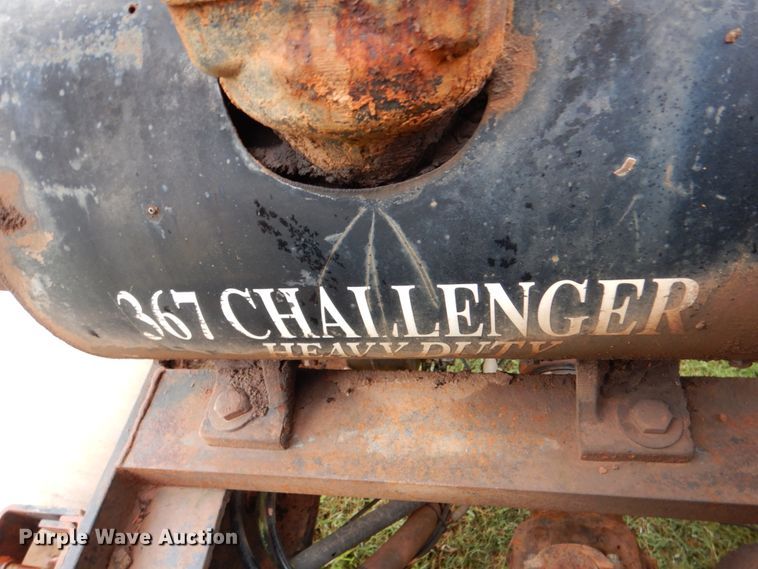 image for item DL0548 2013 Kenworth T800  semi truck