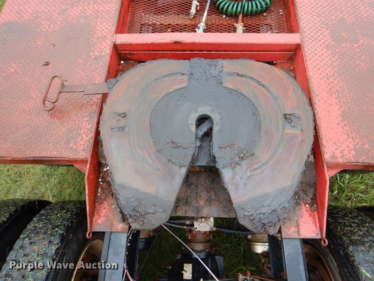 image for item DL0548 2013 Kenworth T800  semi truck