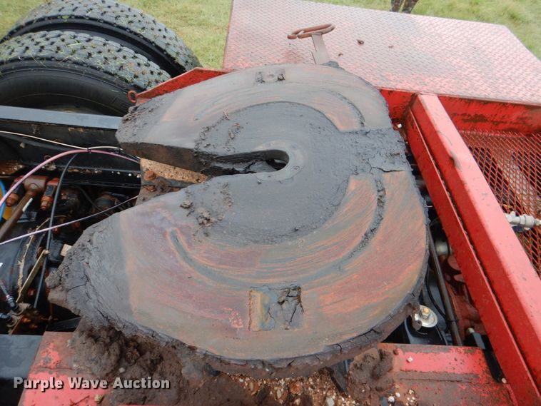 image for item DL0548 2013 Kenworth T800  semi truck