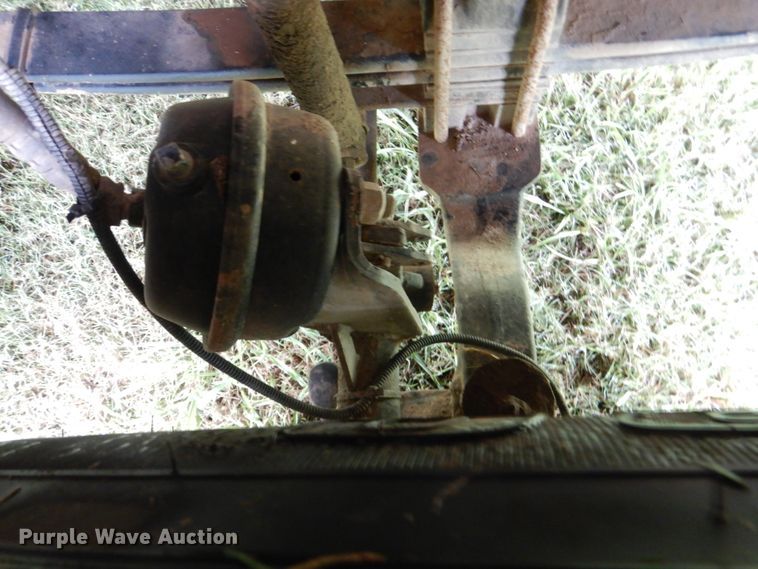 image for item DL0548 2013 Kenworth T800  semi truck