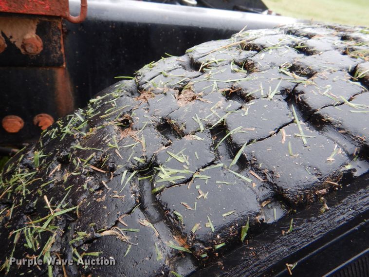 image for item DL0548 2013 Kenworth T800  semi truck