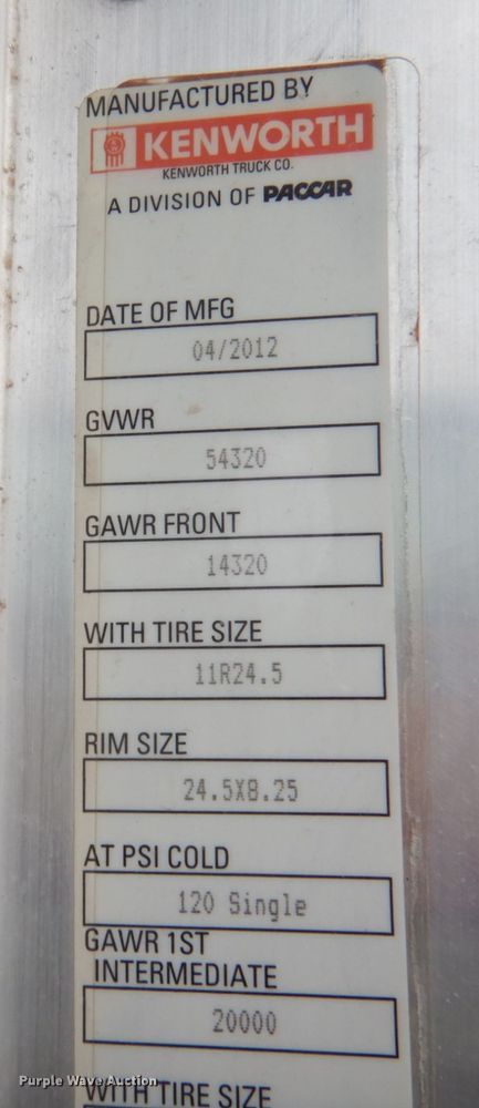 image for item DL0548 2013 Kenworth T800  semi truck