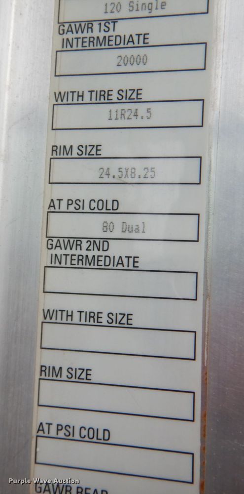 image for item DL0548 2013 Kenworth T800  semi truck