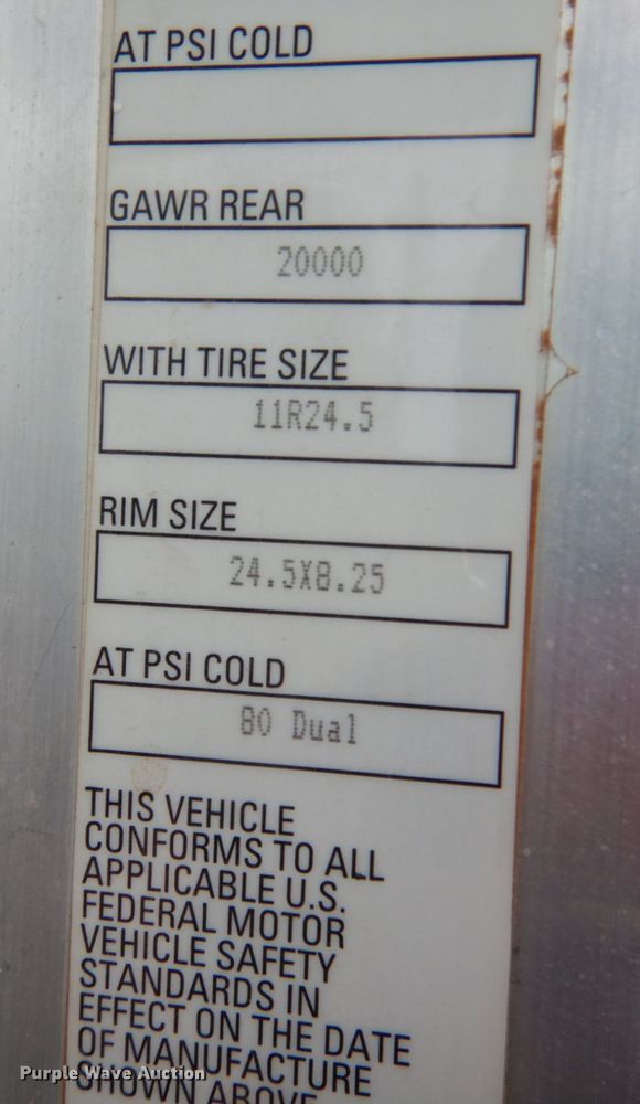 image for item DL0548 2013 Kenworth T800  semi truck