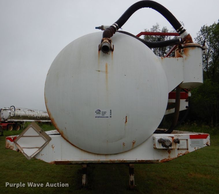 image for item DL0549 2007 Menard  vacuum trailer