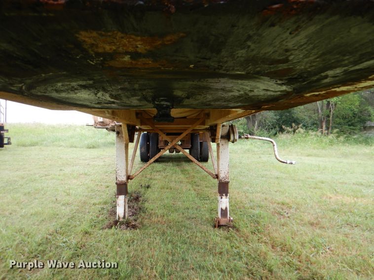 image for item DL0549 2007 Menard  vacuum trailer