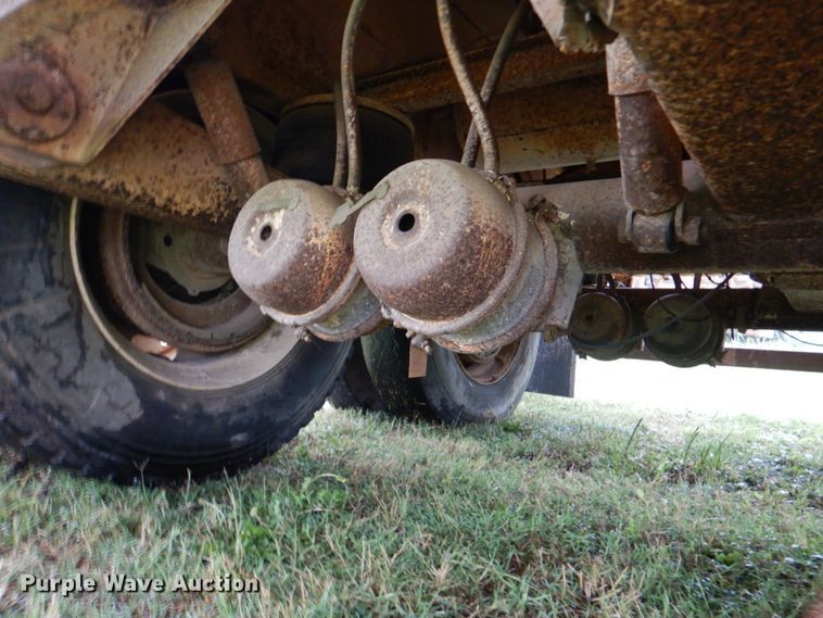 image for item DL0549 2007 Menard  vacuum trailer