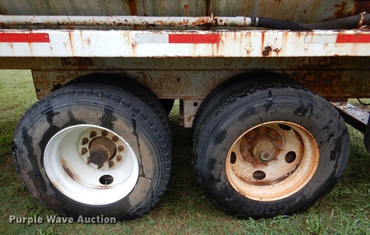 image for item DL0549 2007 Menard  vacuum trailer