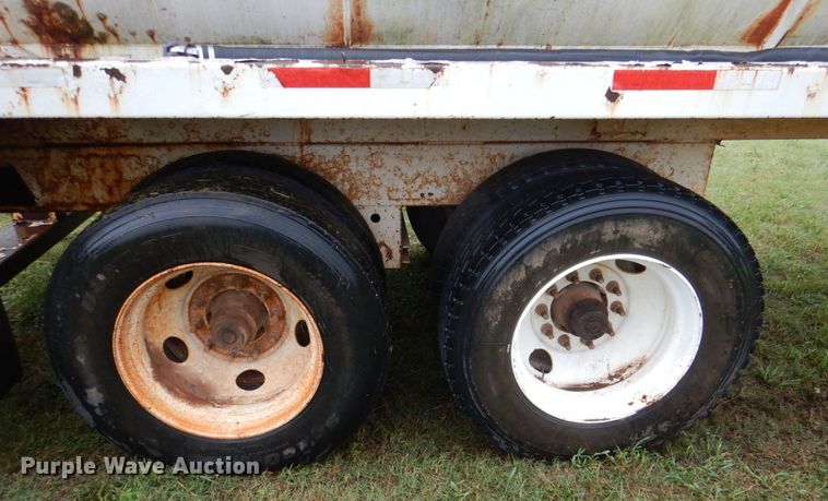 image for item DL0549 2007 Menard  vacuum trailer