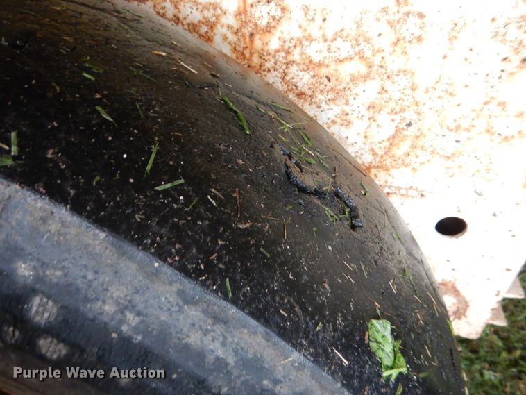 image for item DL0549 2007 Menard  vacuum trailer