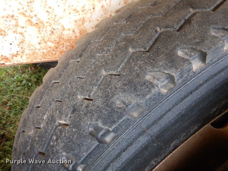 image for item DL0549 2007 Menard  vacuum trailer