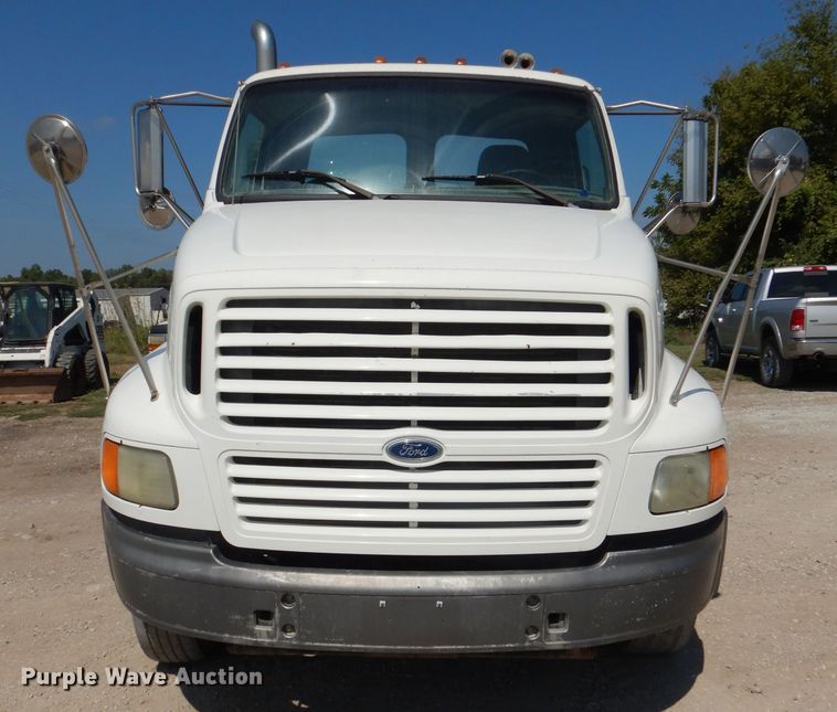 image for item DL3113 1998 Ford Aeromax  semi truck