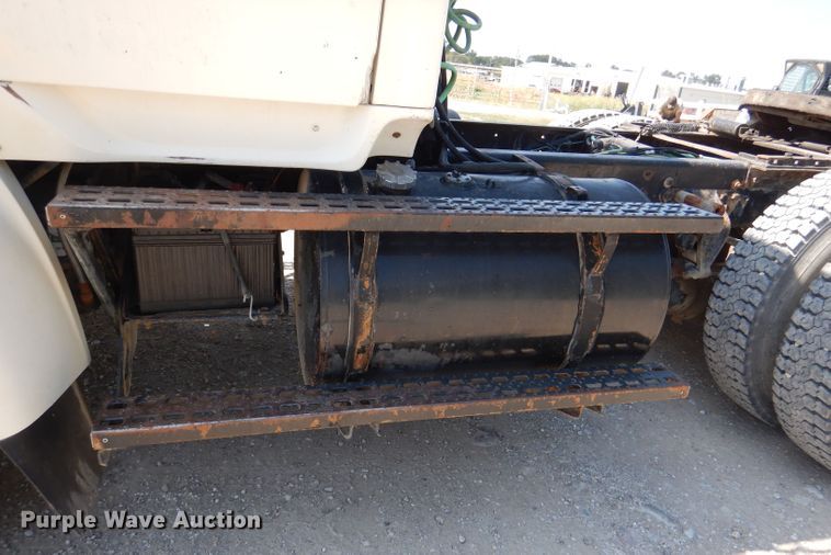 image for item DL3113 1998 Ford Aeromax  semi truck