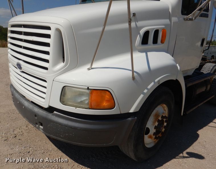 image for item DL3113 1998 Ford Aeromax  semi truck