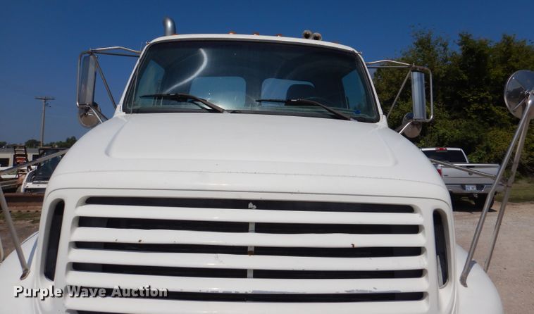 image for item DL3113 1998 Ford Aeromax  semi truck