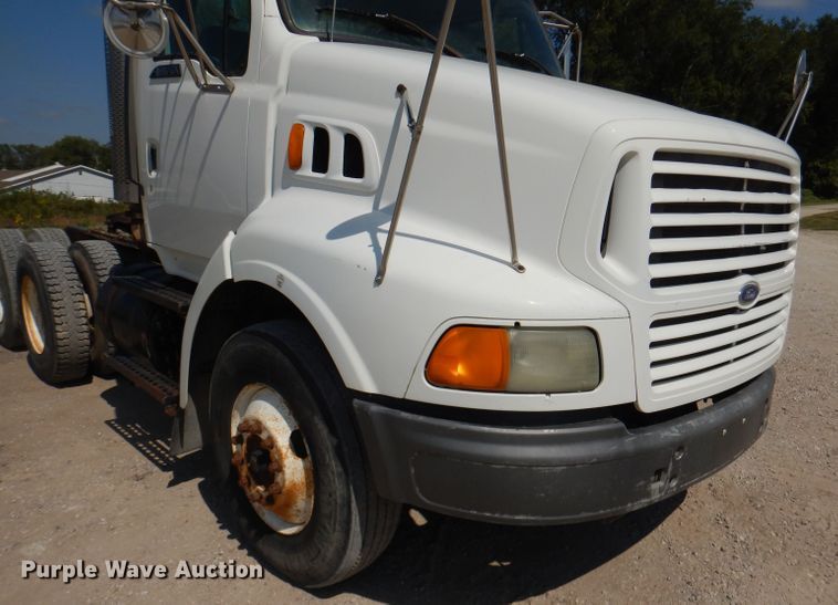 image for item DL3113 1998 Ford Aeromax  semi truck