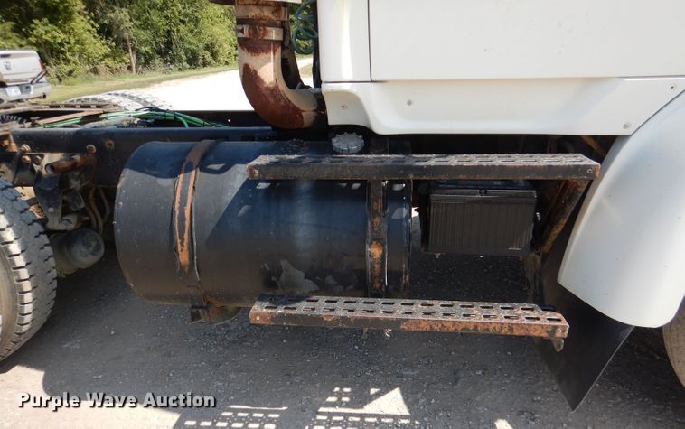 image for item DL3113 1998 Ford Aeromax  semi truck