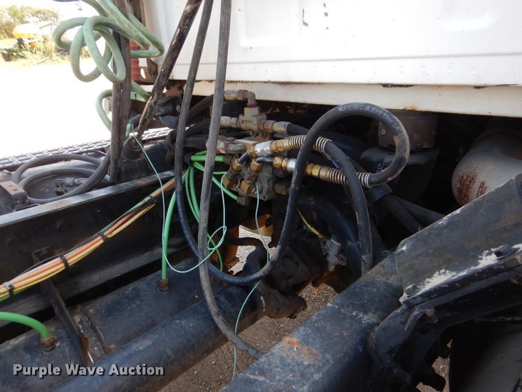 image for item DL3113 1998 Ford Aeromax  semi truck