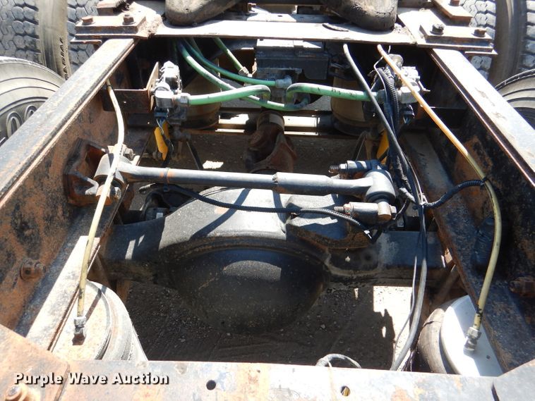 image for item DL3113 1998 Ford Aeromax  semi truck