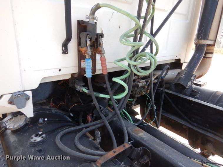 image for item DL3113 1998 Ford Aeromax  semi truck