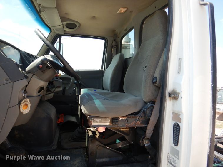 image for item DL3113 1998 Ford Aeromax  semi truck