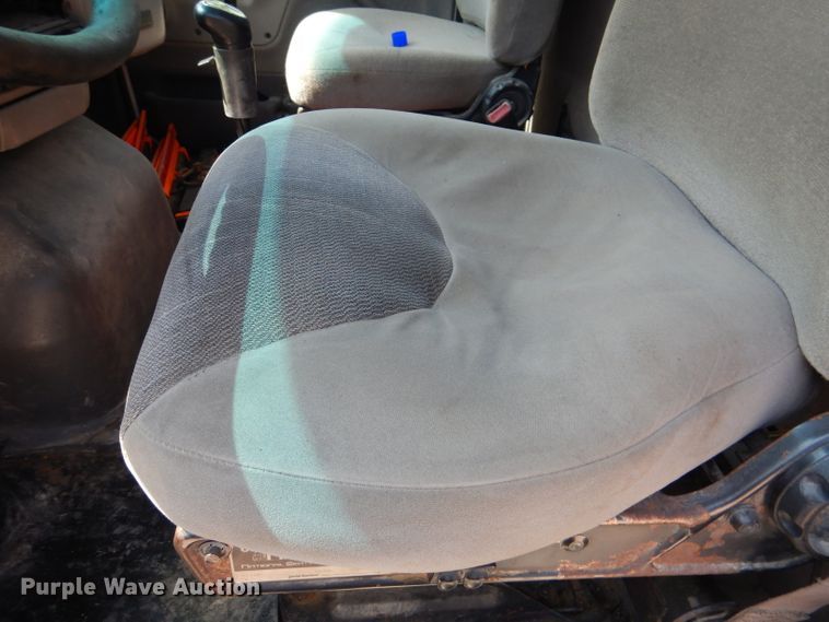 image for item DL3113 1998 Ford Aeromax  semi truck