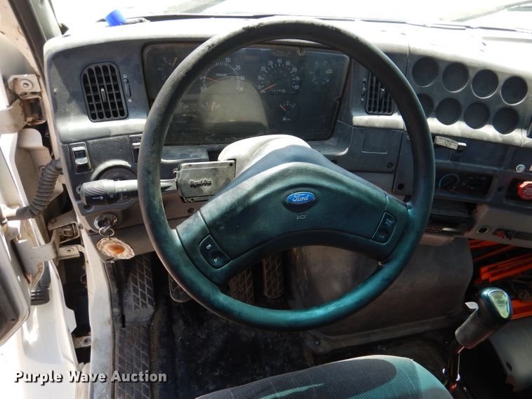 image for item DL3113 1998 Ford Aeromax  semi truck