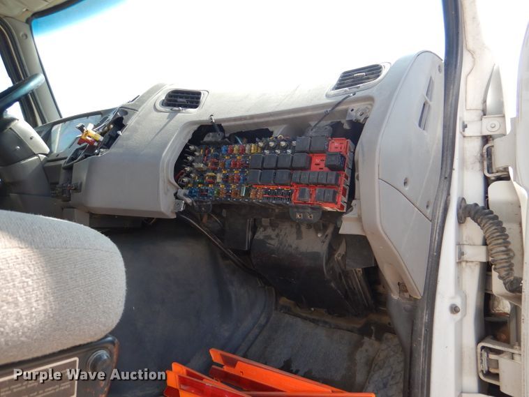 image for item DL3113 1998 Ford Aeromax  semi truck