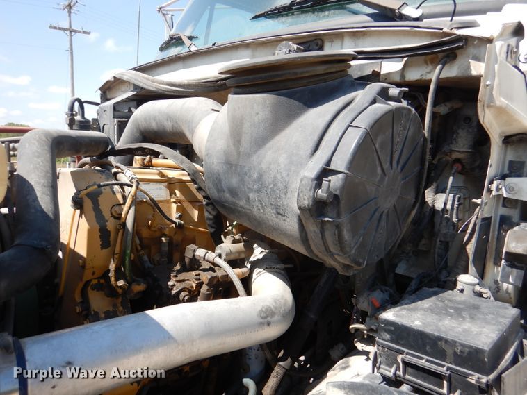 image for item DL3113 1998 Ford Aeromax  semi truck