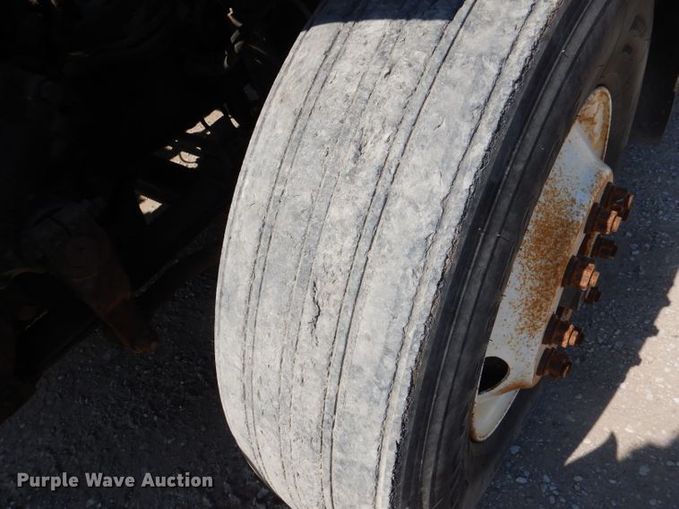 image for item DL3113 1998 Ford Aeromax  semi truck